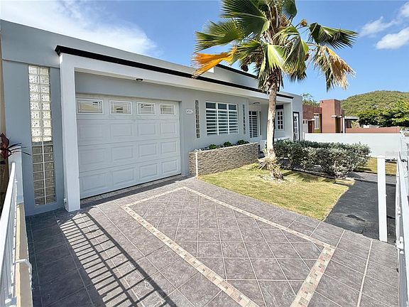 5th image of 4982 Petalda St