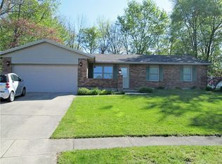 121 Ronald Dr, Lewisburg, OH 45338