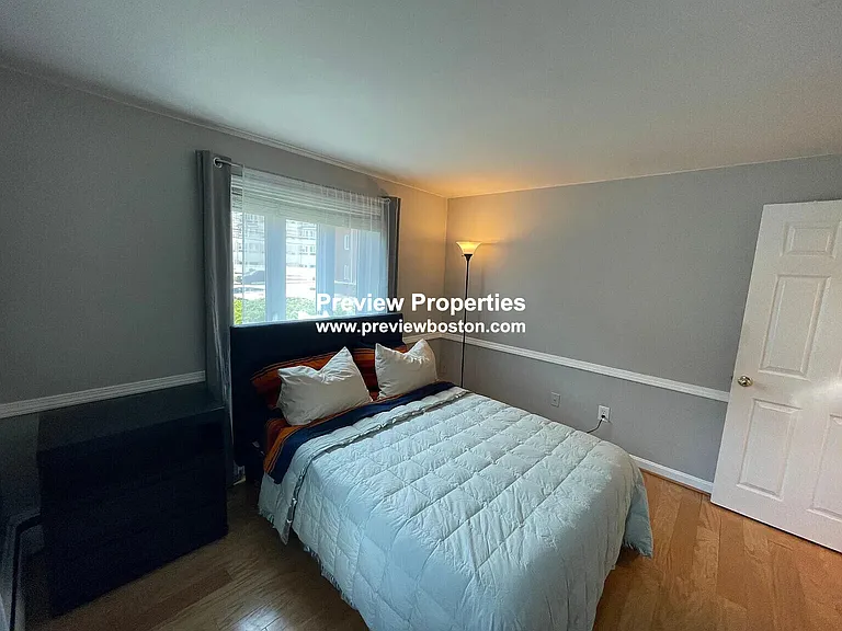 38 Carey Ave #3M — Photo 7