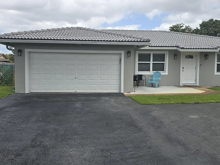 288 NW 89th Ave — Photo 3