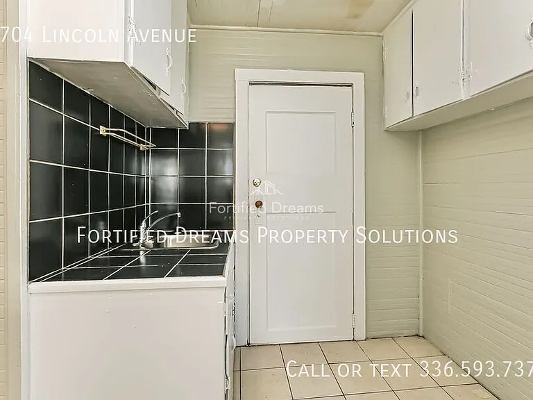 1704 Lincoln Ave — Photo 9