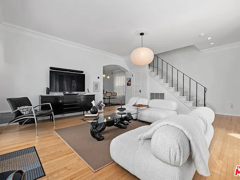 1270 N Hayworth Ave — Photo 6