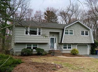 10 Pheasant Wood Rd, Sharon, MA 02067