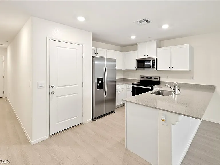 10923 Heatherford Ave — Photo 8