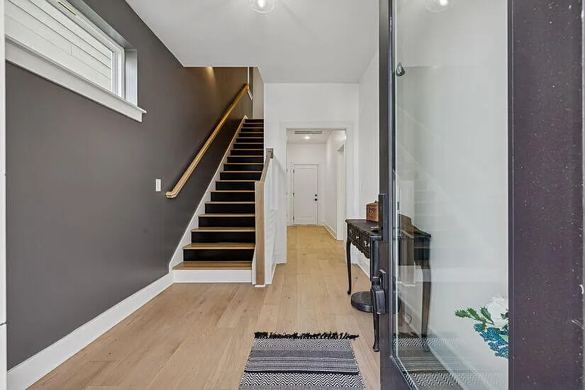 Modern StandAlone Nashville House — Photo 4