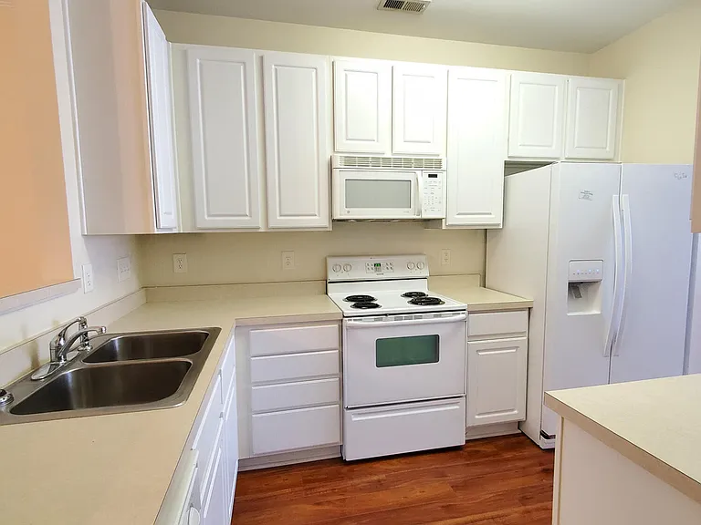 8206 City Loft Ct — Photo 8