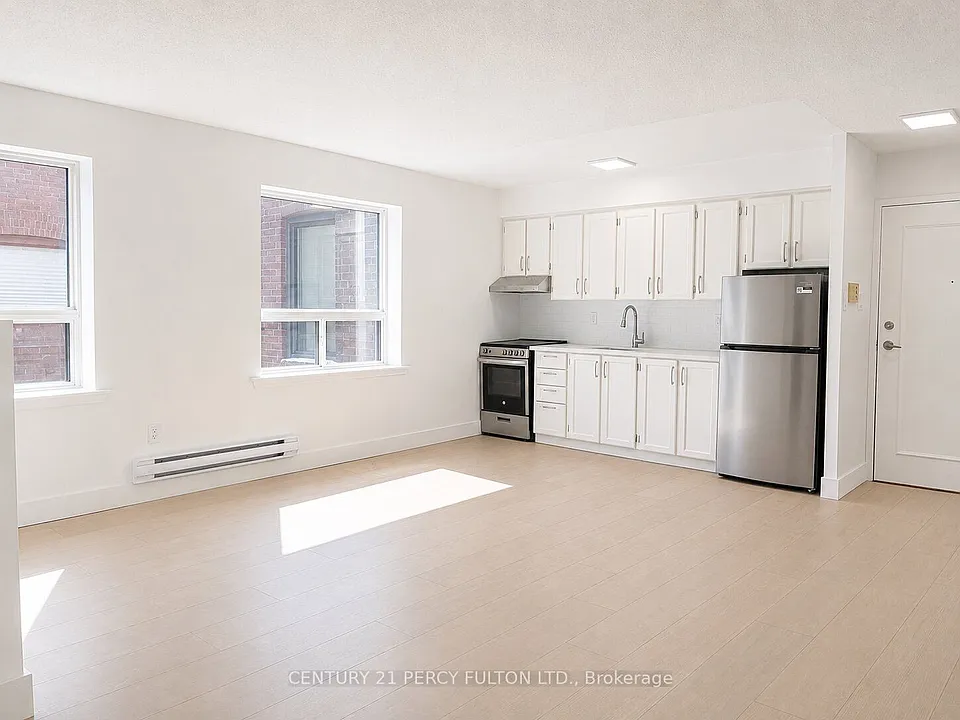 2373 Bloor St W #4