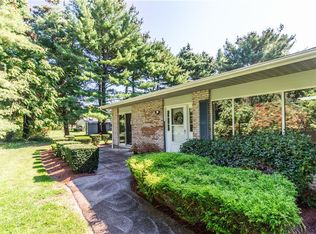 351 Chatham Cir, Warwick, RI 02886
