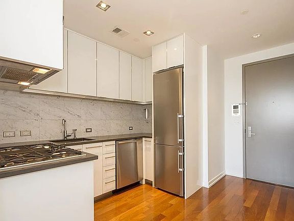 4th image of 58 Metropolitan Ave APT 3G