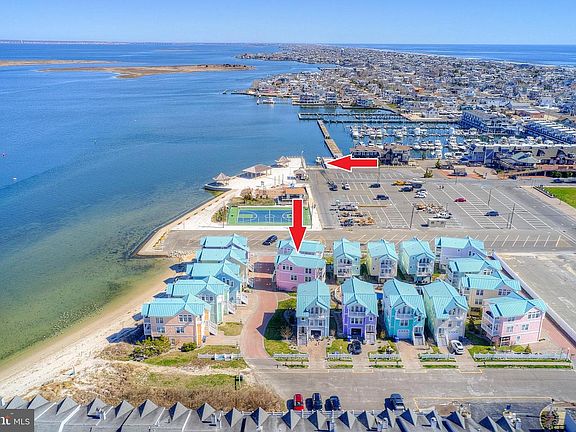 4th image of 811 W Bay Club Ln #7