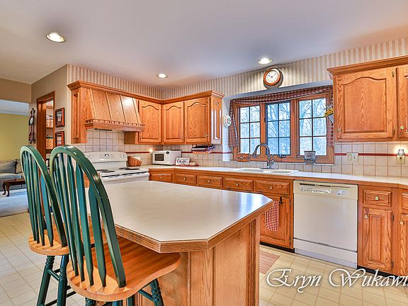 4th image of 4231 Yorkshire Ct