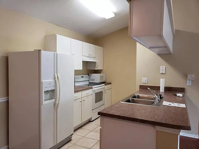 16381 Enclave Village Dr — Photo 5