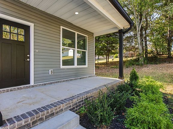 5th image of 402 Forrest Dr