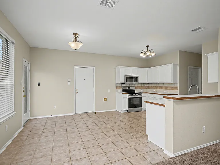 8401 Tribute Ln — Photo 7