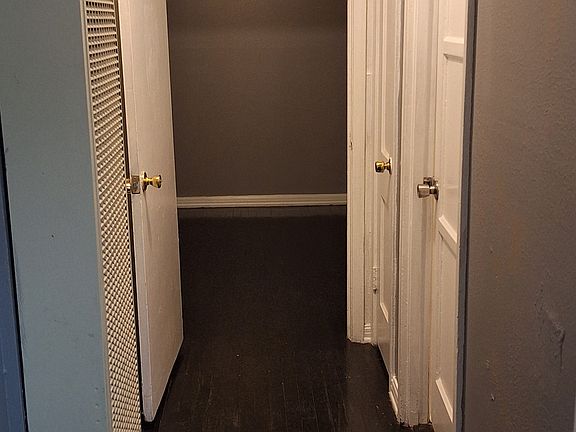 5th image of 127 Heather Ave