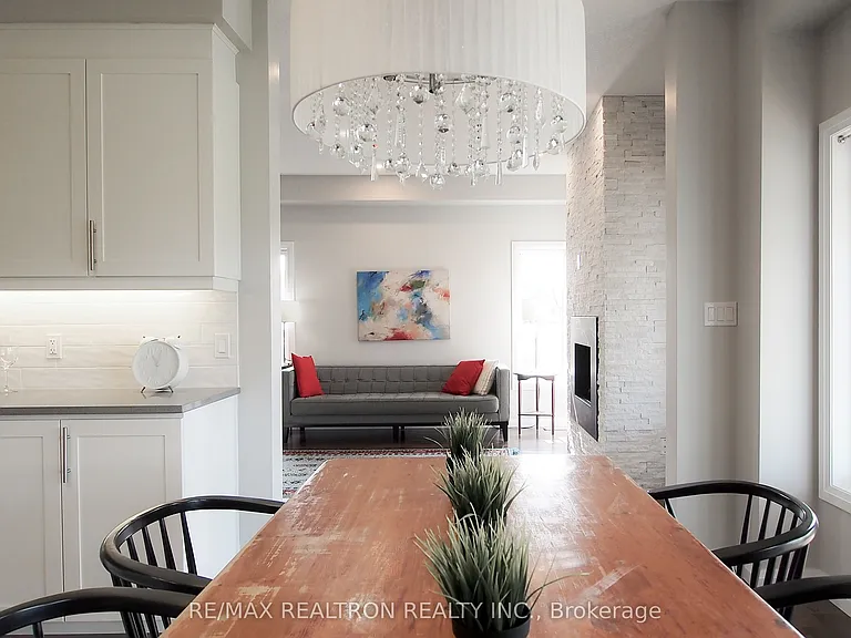 537 Sundew Dr — Photo 10