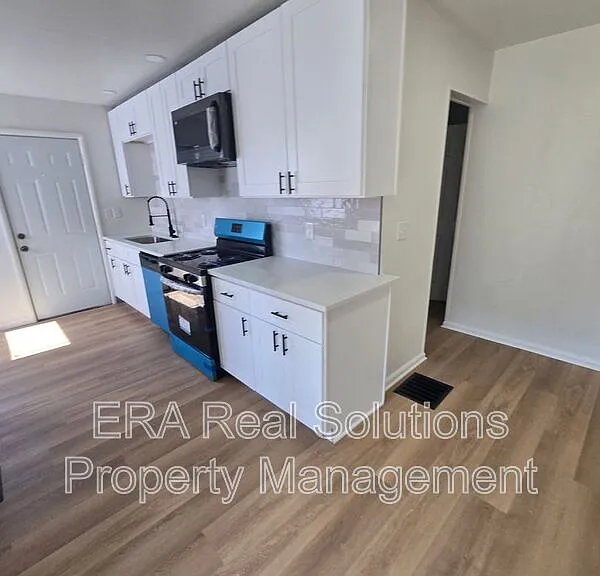 432 Catherine St — Photo 18