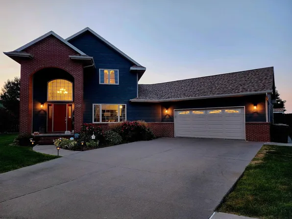 708 Clearwater Court, North Platte, NE 69101
