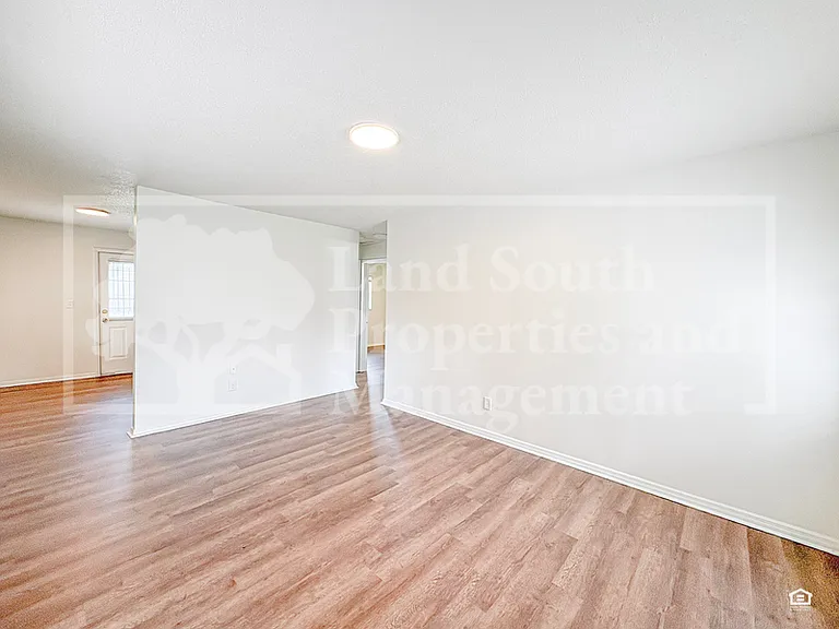 620 N Lake Ave #3 — Photo 2