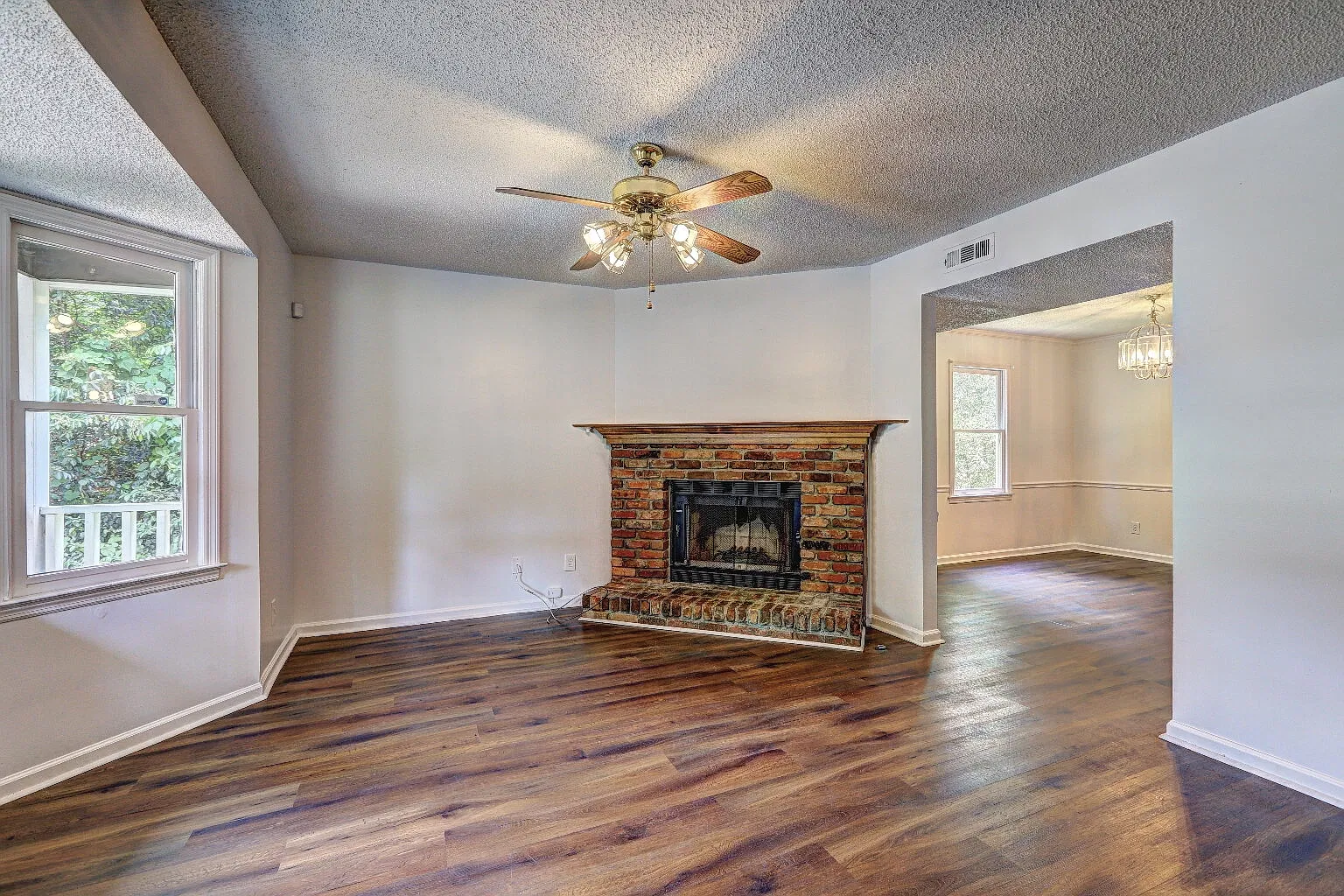 2 bed, 1.0 bath, 1015 sqft, $925 — Photo 3