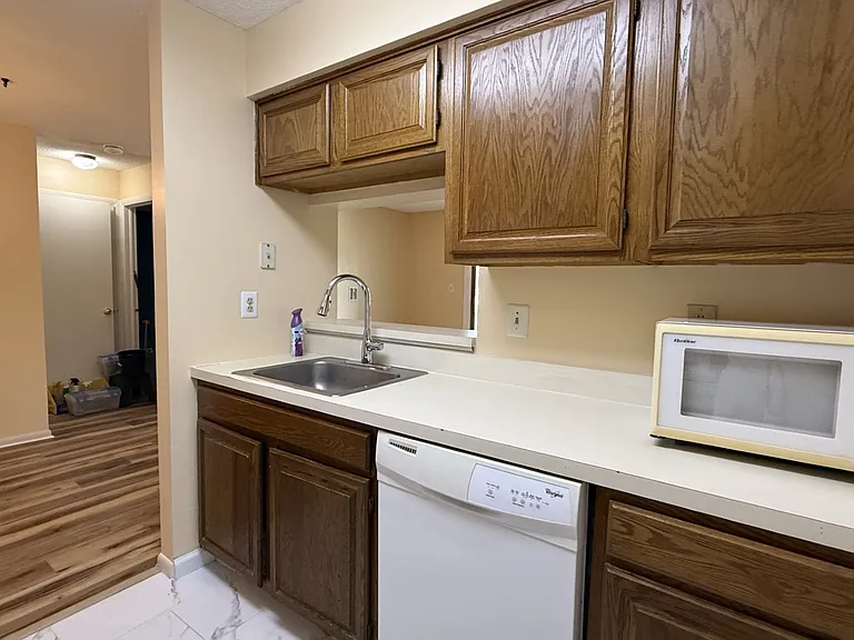 105 Ravens Crest Dr — Photo 2