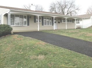 9 Gable Hill Rd, Levittown, PA 19057