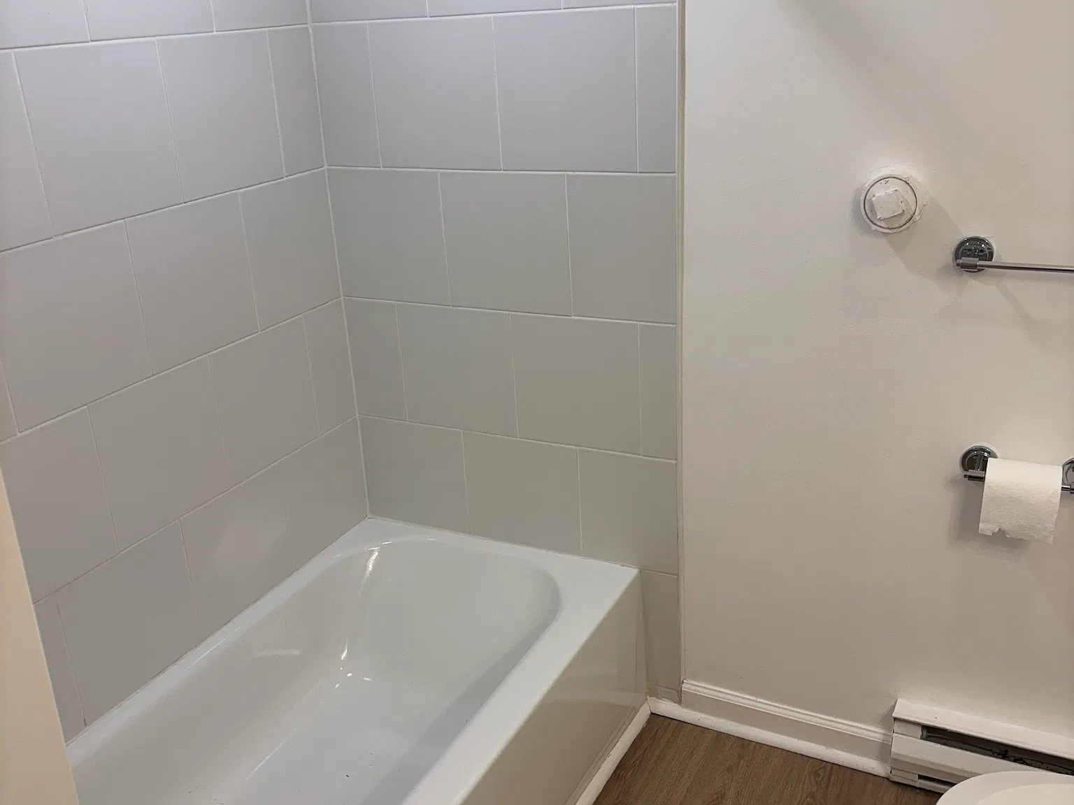 2 bed, 896 sqft, $2,500 — Photo 2