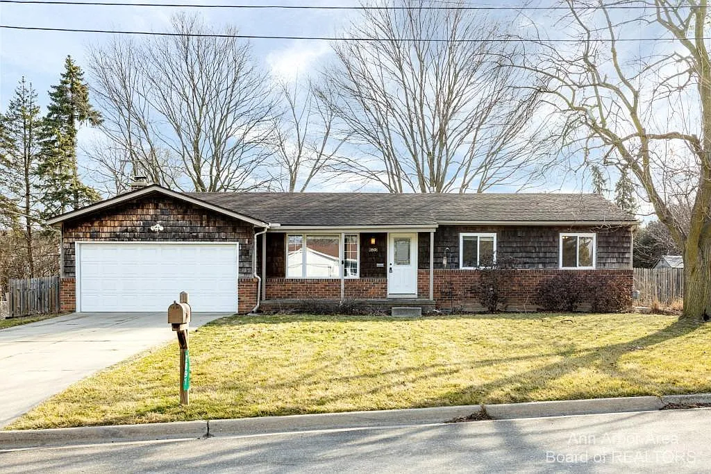 2891 Hawks Rd photo 1