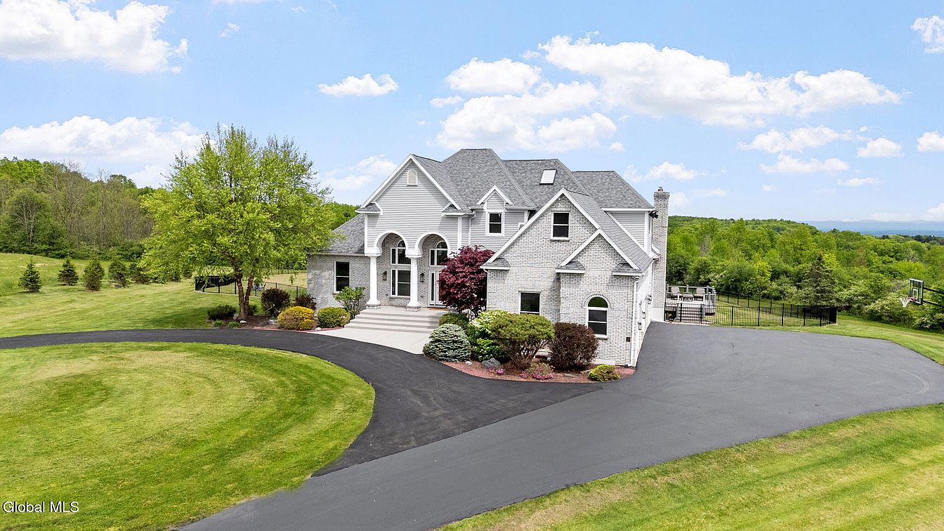 1st image of 2676 Currybush Road