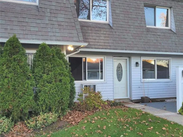 14 Storm Drive #B, Holtsville, NY 11742