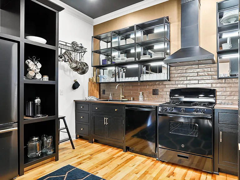 1331 E Dayton St #1 — Photo 5