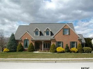 300 Aspen Ct, Hanover, PA 17331