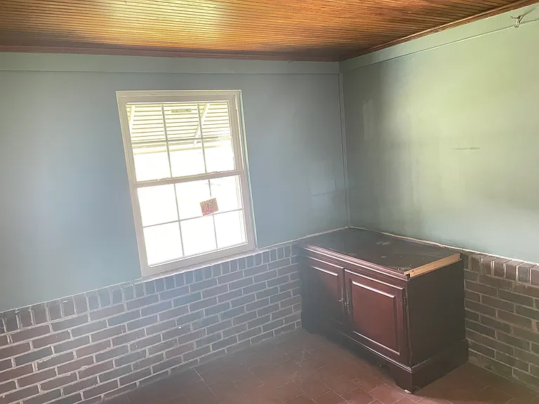 1349 Evergreen Ave — Photo 10