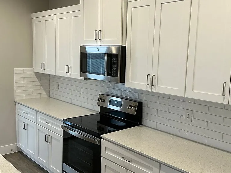 640 The Cottages Dr — Photo 9