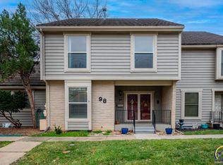 98 SW Pepper Tree Ln, Topeka, KS 66611