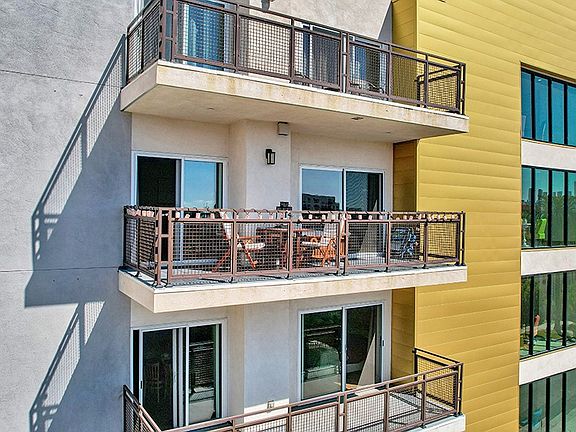 3rd image of 2939 Leeward Ave #615