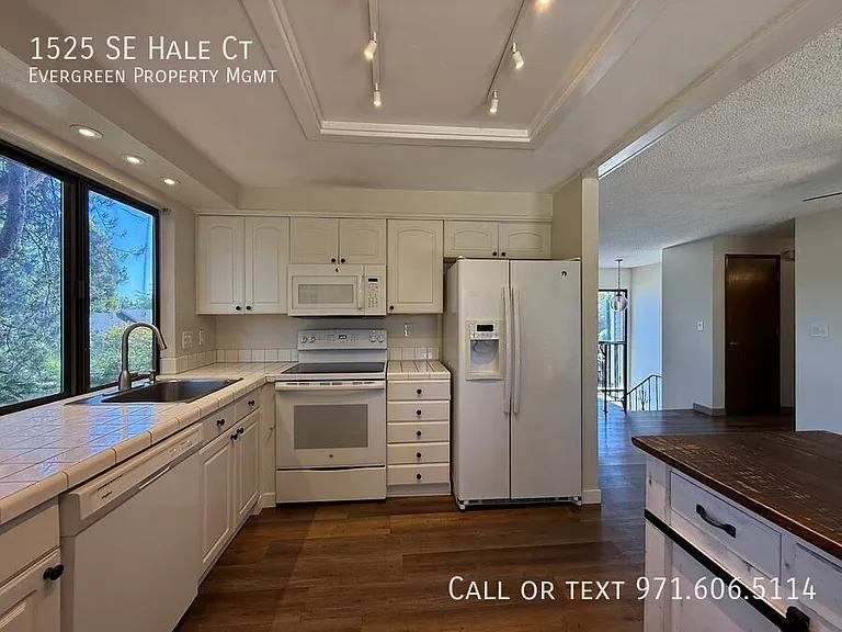 1525 SE Hale Ct — Photo 15