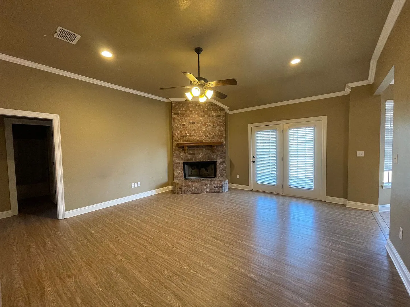 Benton Beauty in Palmetto Place Subdivision — Photo 4