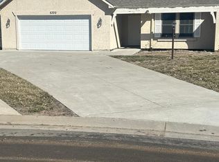 5330 NW Melba Drive Ct, Topeka, KS 66618