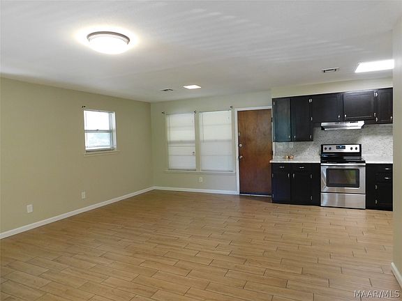 4th image of 733 Gillespie St