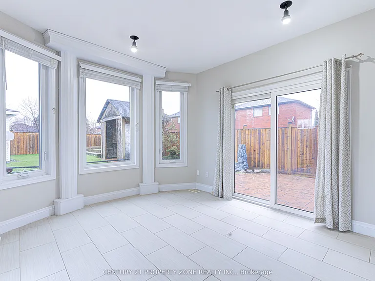 4 Compton Ct — Photo 17