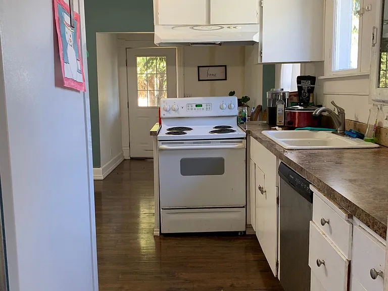 205 Monroe St — Photo 13