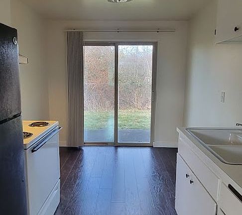 4th image of 5908 112th St E #10