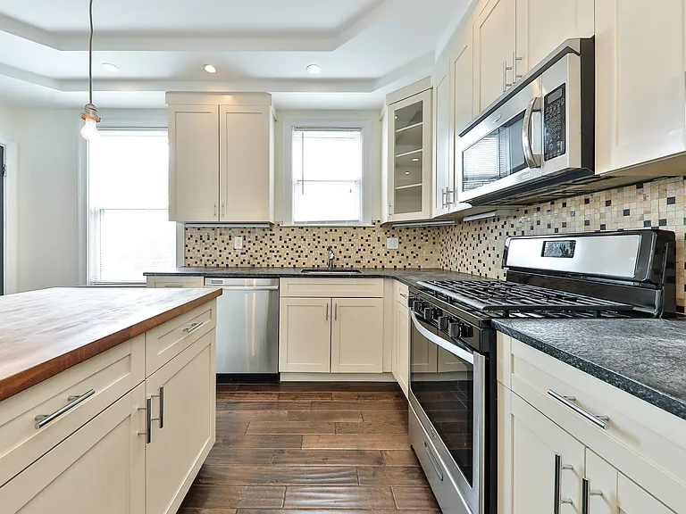 9 Bellflower St #3 — Photo 8