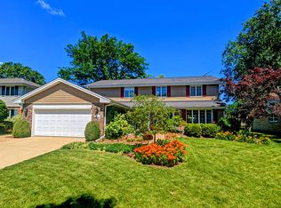 2020 N Brighton Pl, Arlington Heights, IL 60004