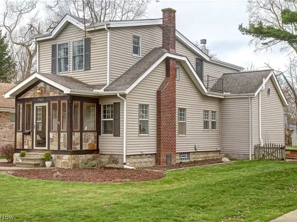 29621 Electric Dr, Bay Village, OH 44140
