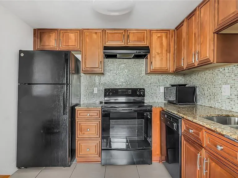 703 Brittany Park #O — Photo 6