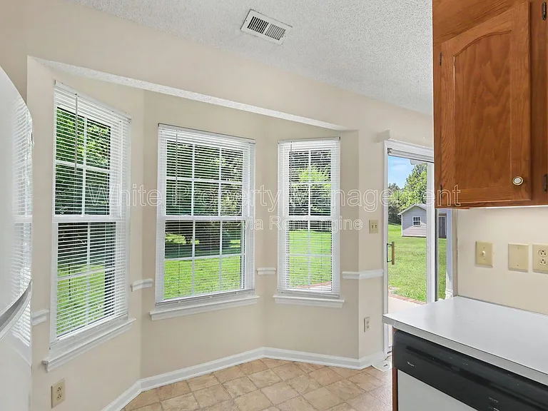 4609 Falcon Chase Dr SW — Photo 16