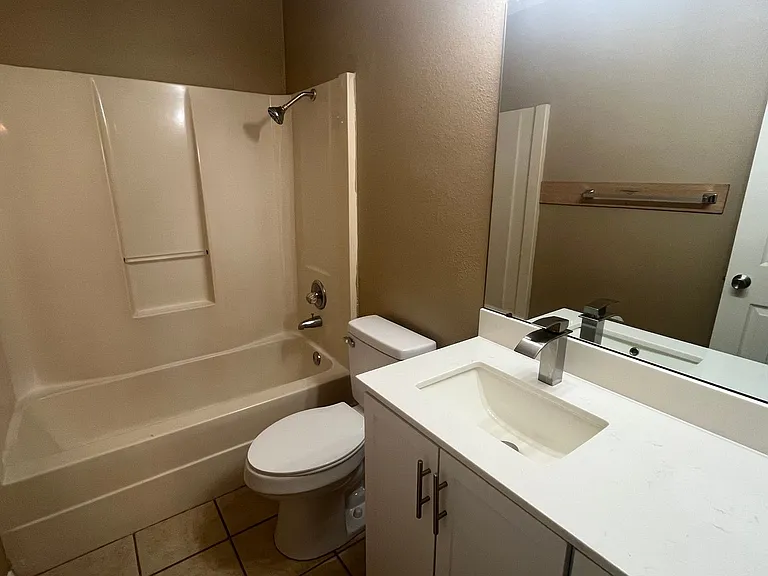 307 Harris Cir — Photo 12