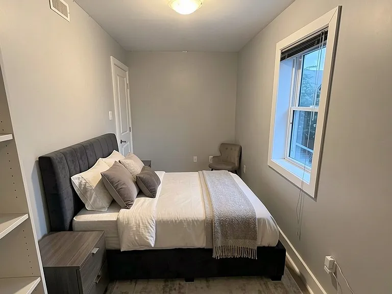 167 Aylmer Ave #4 — Photo 3
